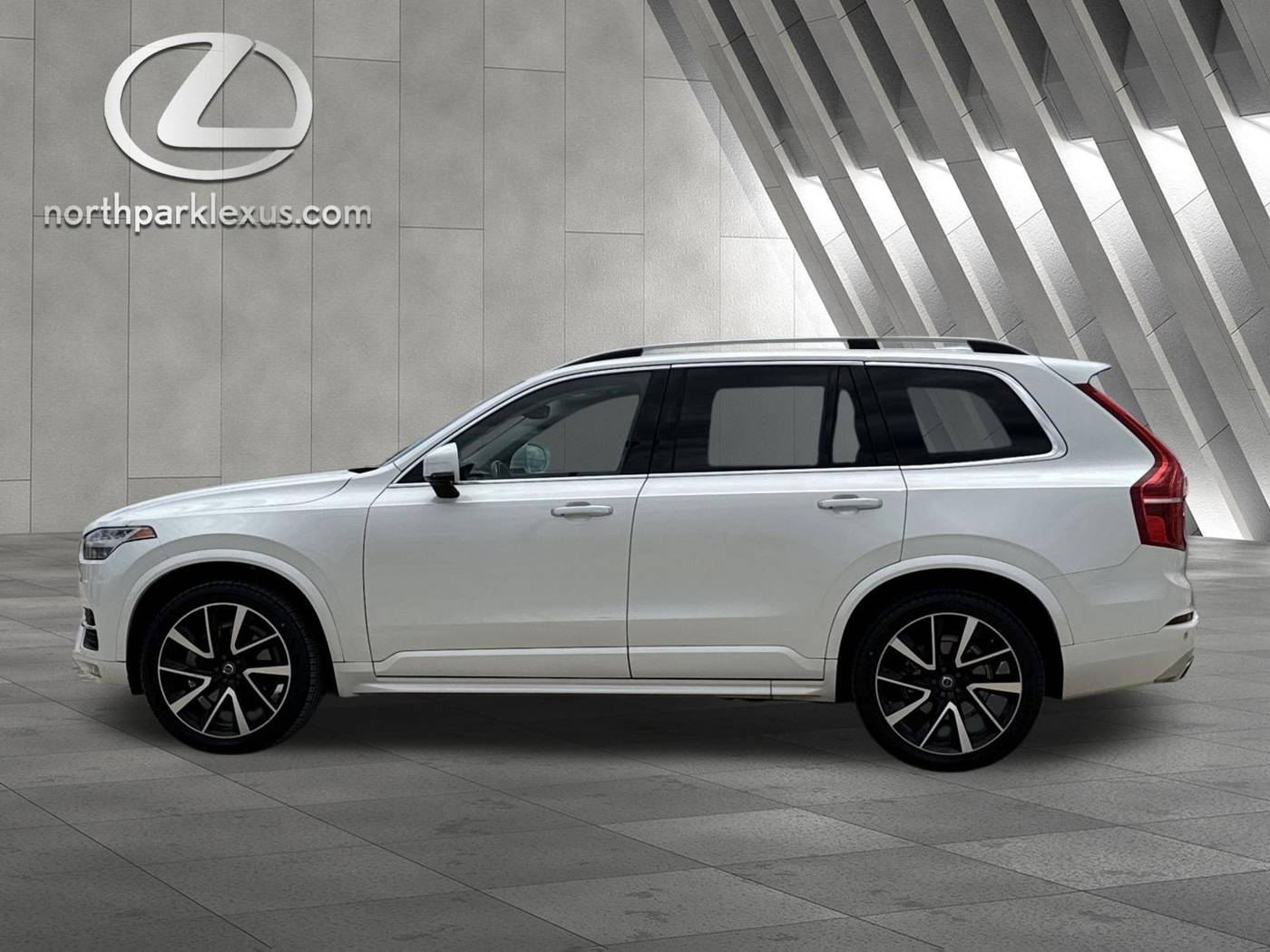 2019 Volvo XC90 Momentum