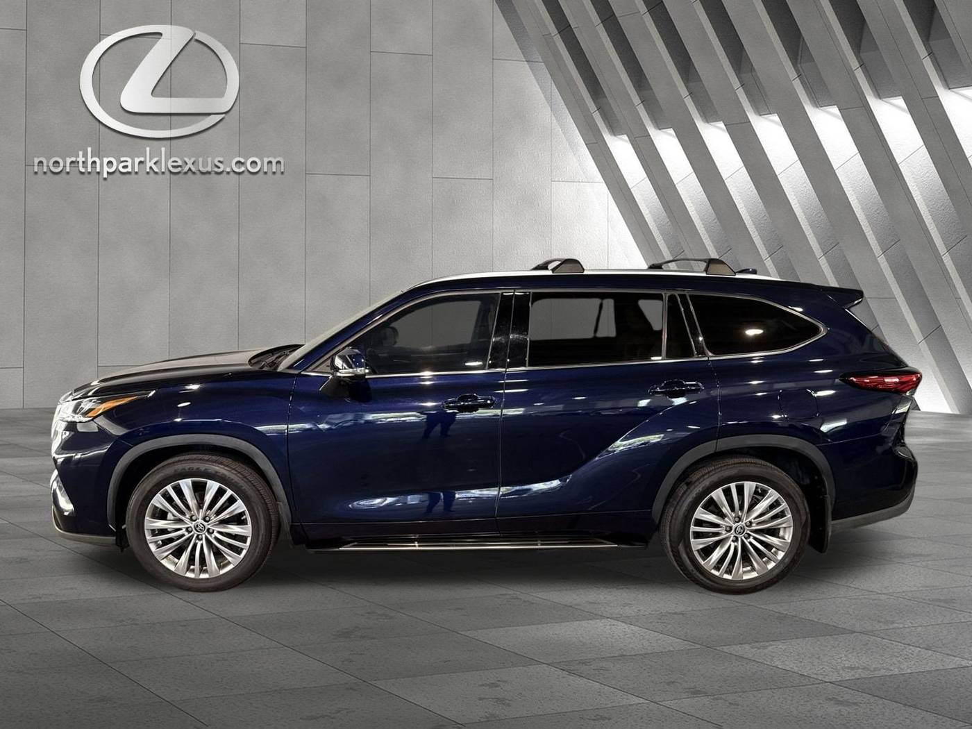 2023 Toyota Highlander Platinum — SUV — 23,302 mi — San Antonio, TX