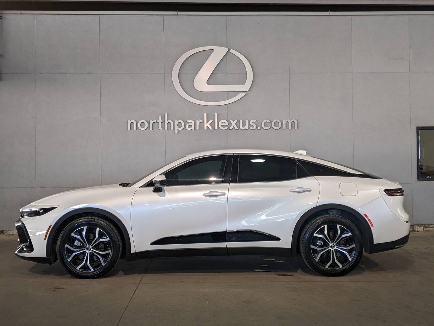 2023 Toyota Crown XLE — Sedan — 28,052 mi — San Antonio, TX