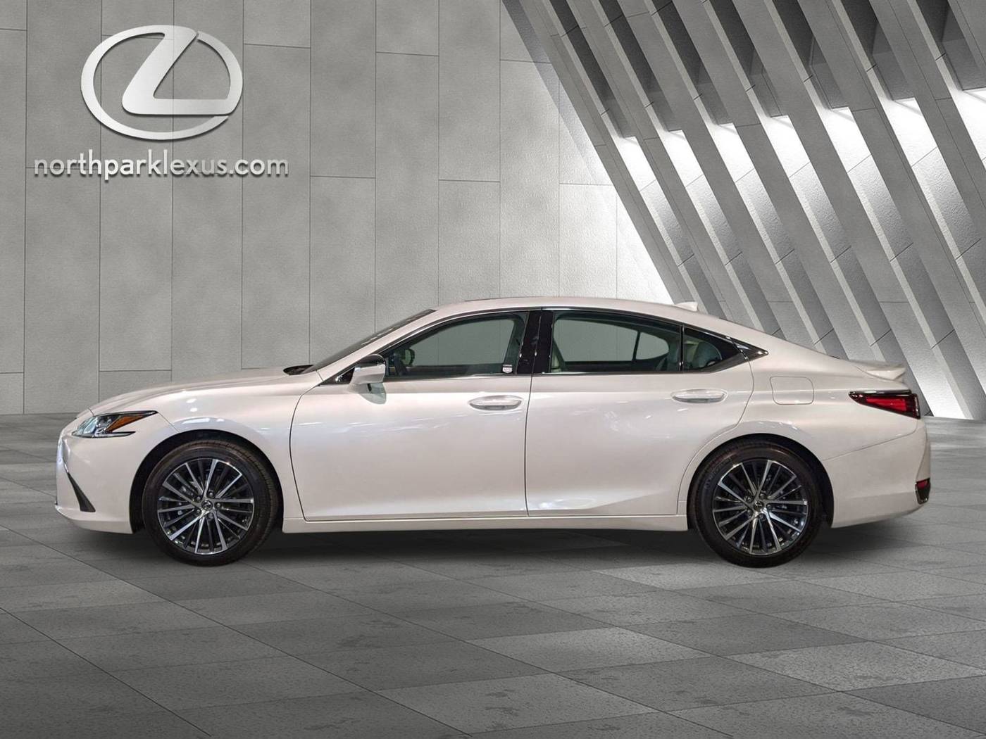 2025 Lexus ES ES 300h — Sedan — 48 mi — San Antonio, TX