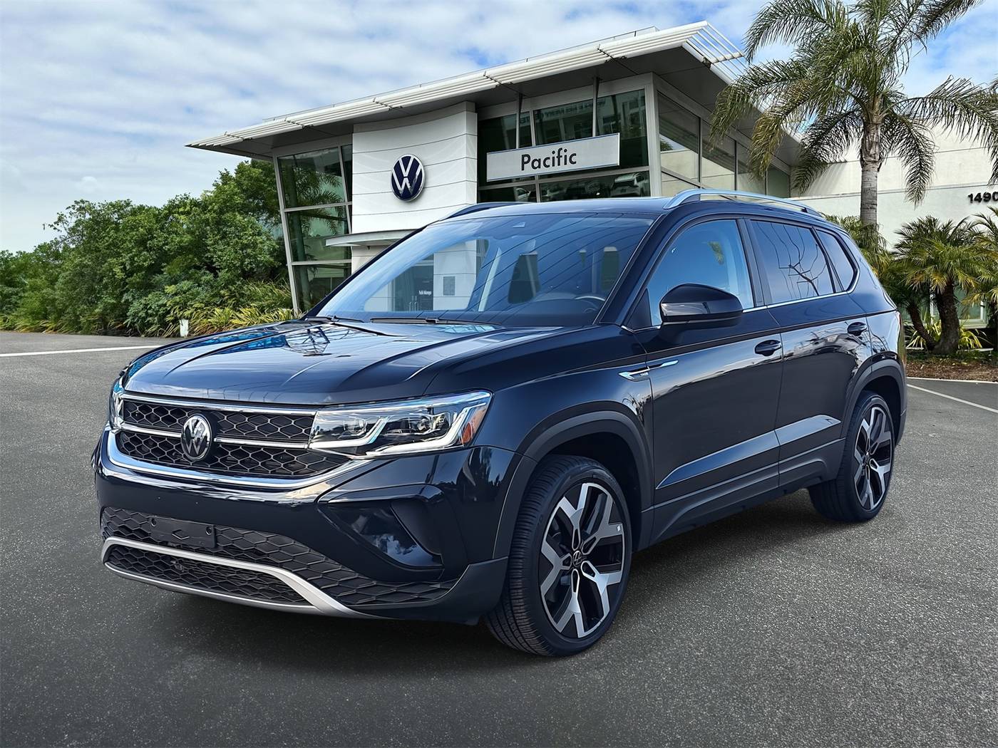 2023 Volkswagen Taos SEL — SUV — 14,182 mi — Hawthorne, CA