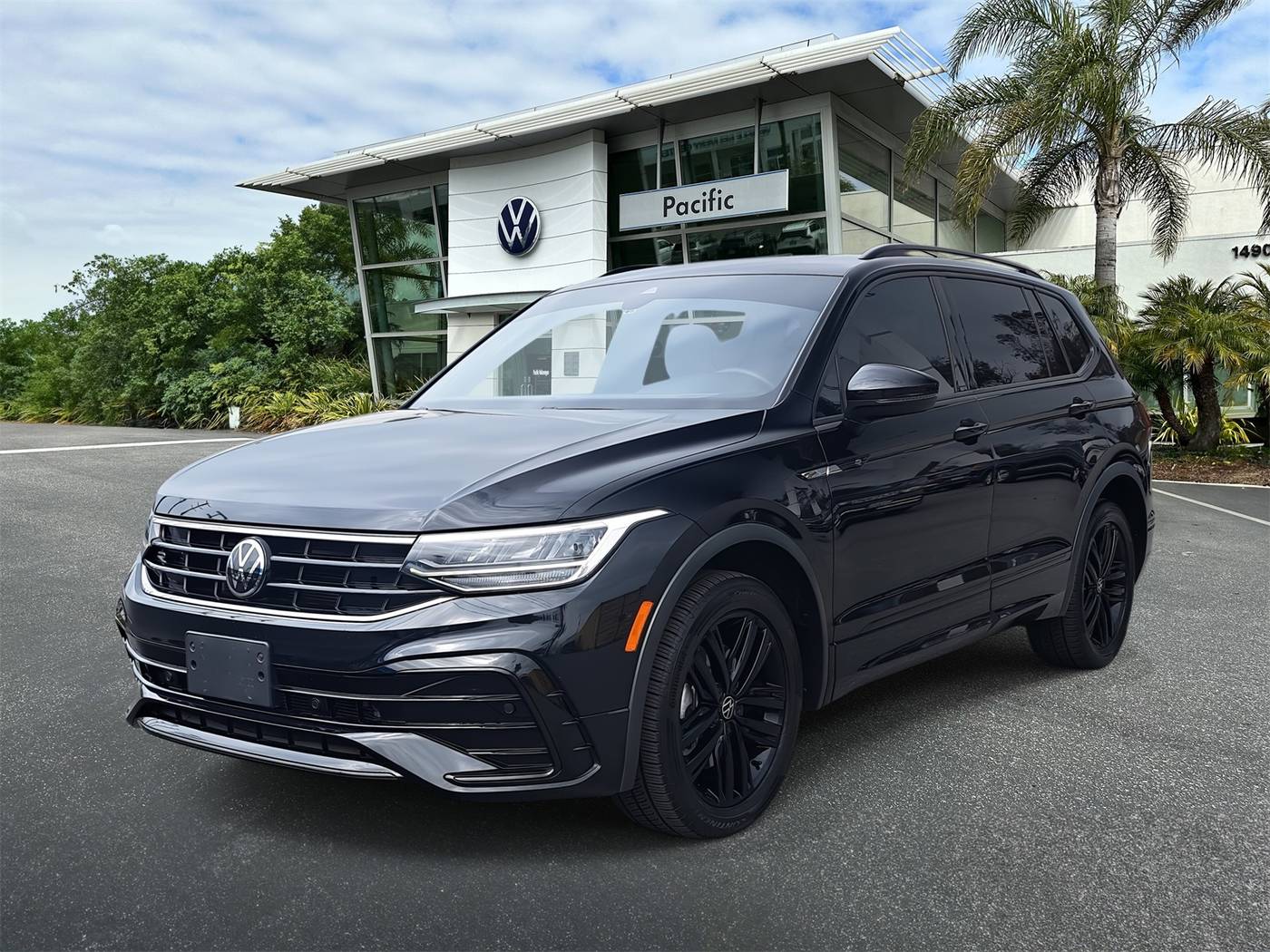 2022 Volkswagen Tiguan SE R-Line Black — SUV — 65,582 mi — Hawthorne, CA