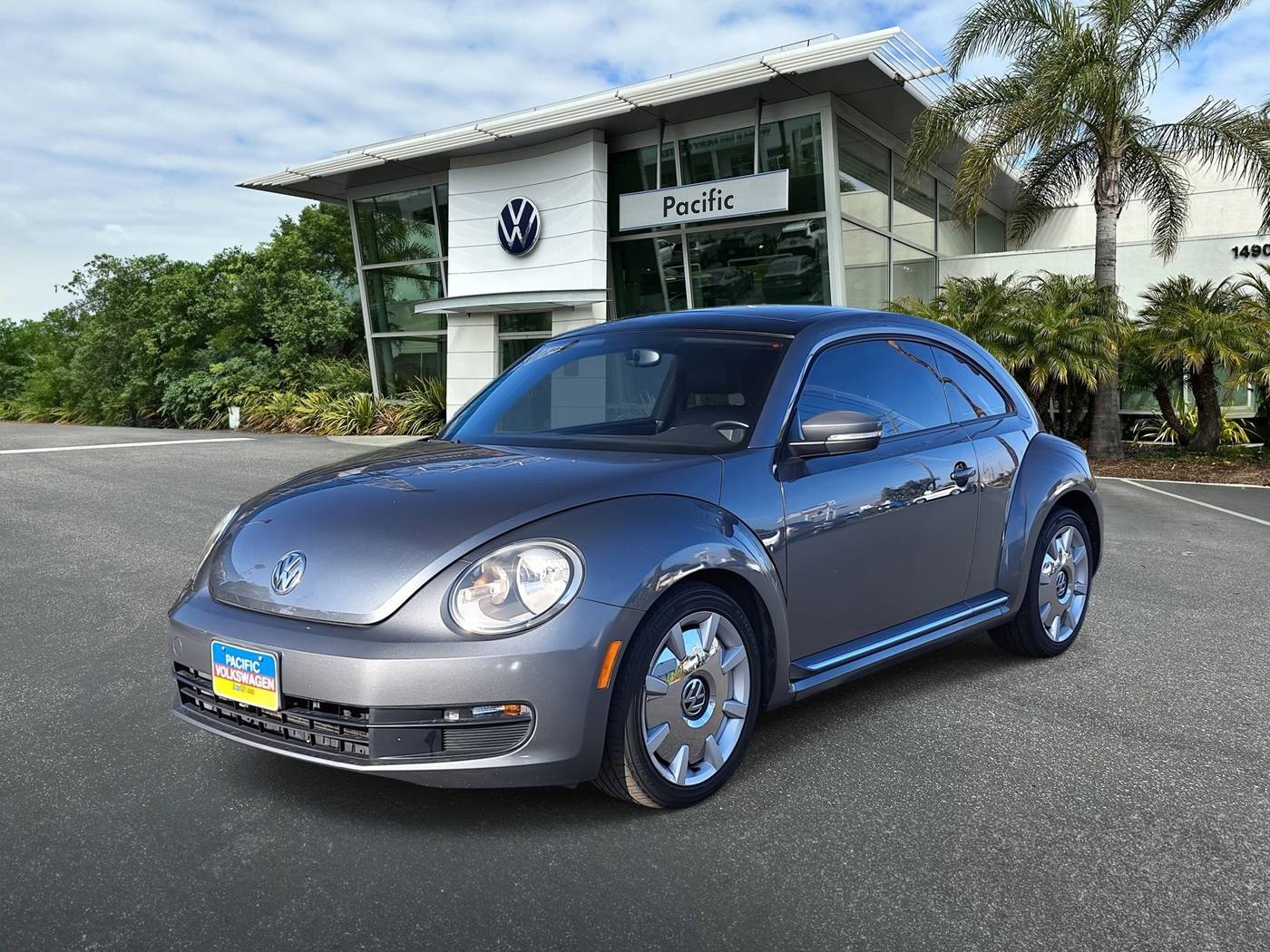 2012 Volkswagen Beetle 2.5 — Hatchback — 84,208 mi — Hawthorne, CA