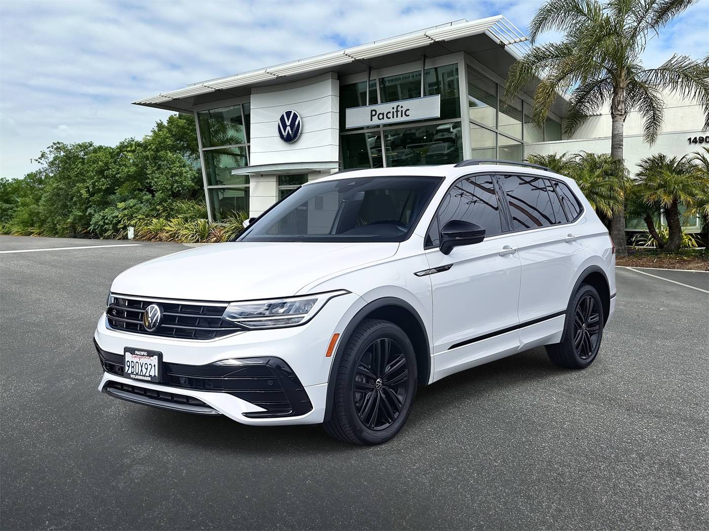 2022 Volkswagen Tiguan SE R-Line Black — SUV — 31,810 mi — Hawthorne, CA