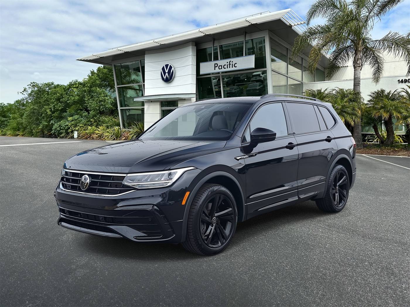2023 Volkswagen Tiguan SE R-Line Black — SUV — 34,129 mi — Hawthorne, CA