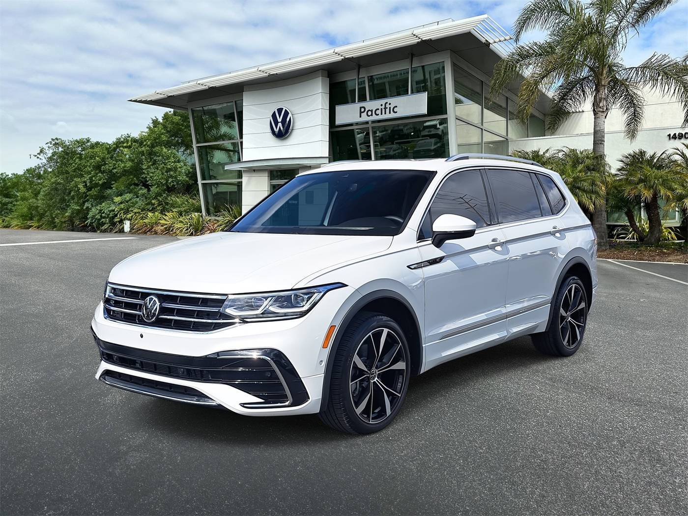 2024 Volkswagen Tiguan SEL R-Line — SUV — 14,384 mi — Hawthorne, CA