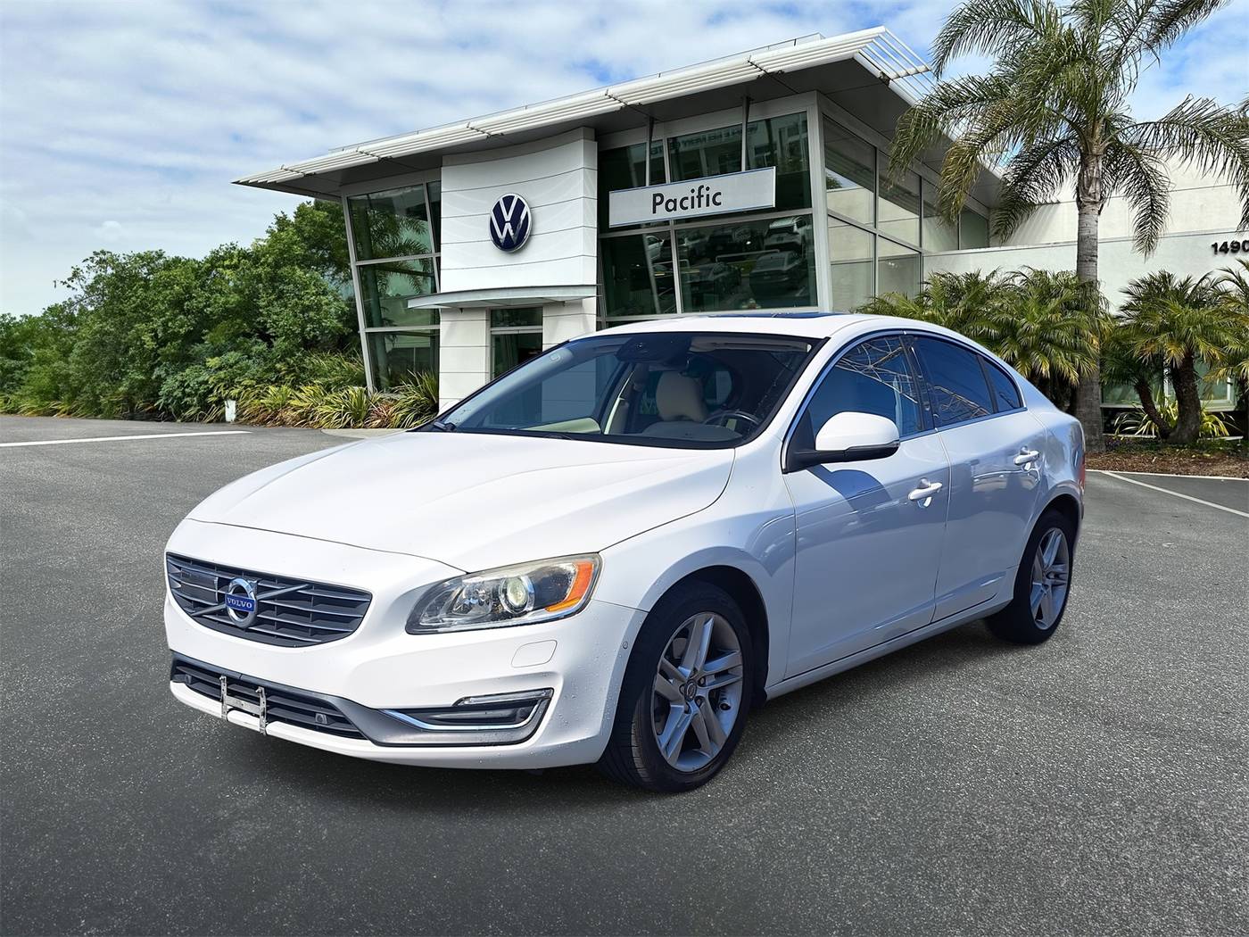 2015 Volvo S60 Platinum — Sedan — 79,979 mi — Hawthorne, CA