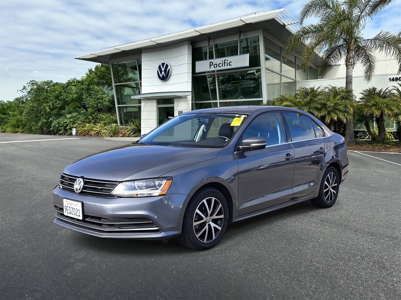 2017 Volkswagen Jetta 1.4T SE — Sedan — 53,559 mi — Hawthorne, CA