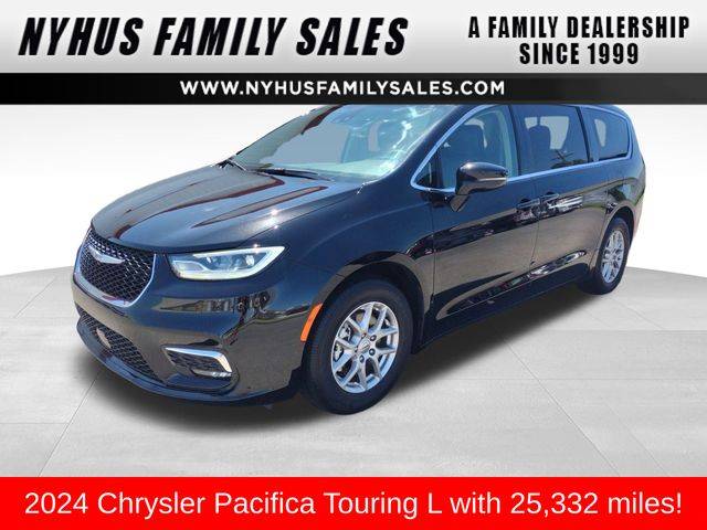 2024 Chrysler Pacifica Touring L — Minivan — 25,332 mi — Perham, MN