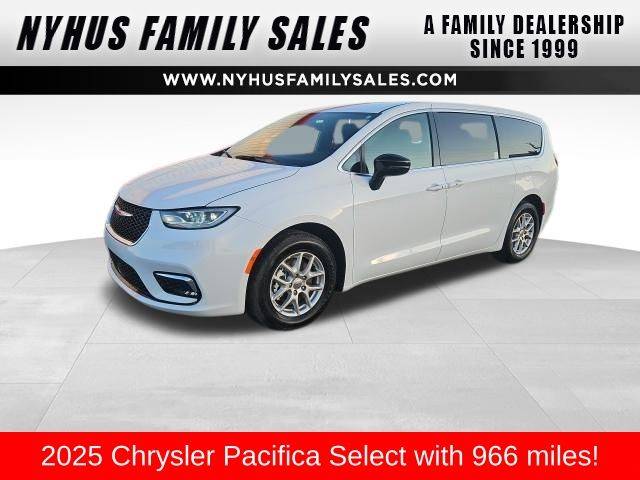 2025 Chrysler Pacifica Select — Minivan — 966 mi — Perham, MN