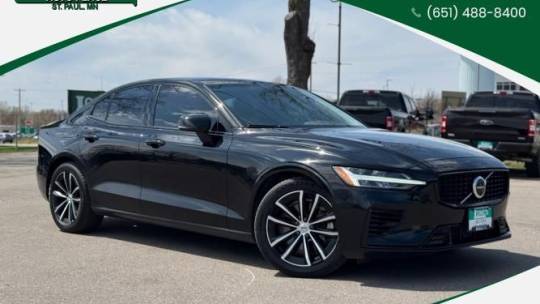 2023 Volvo S60 Recharge T8 Plus Dark Theme