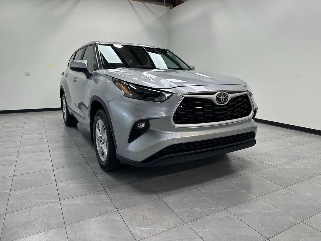 2023 Toyota Highlander LE — SUV — 36,456 mi — Milford, CT