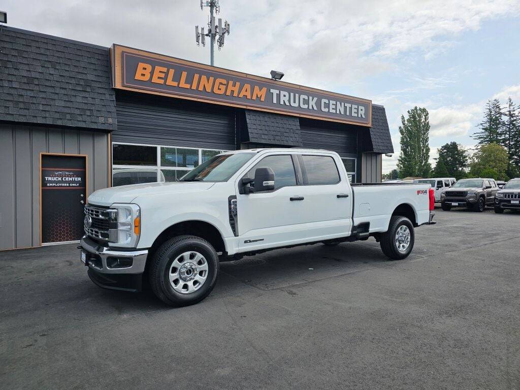 2023 Ford Super Duty F-350 XLT — Pickup Truck — 33,960 mi — Lynden, WA