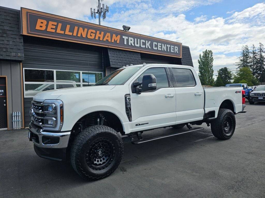 2024 Ford Super Duty F-350 LARIAT — Pickup Truck — 17,708 mi — Lynden, WA