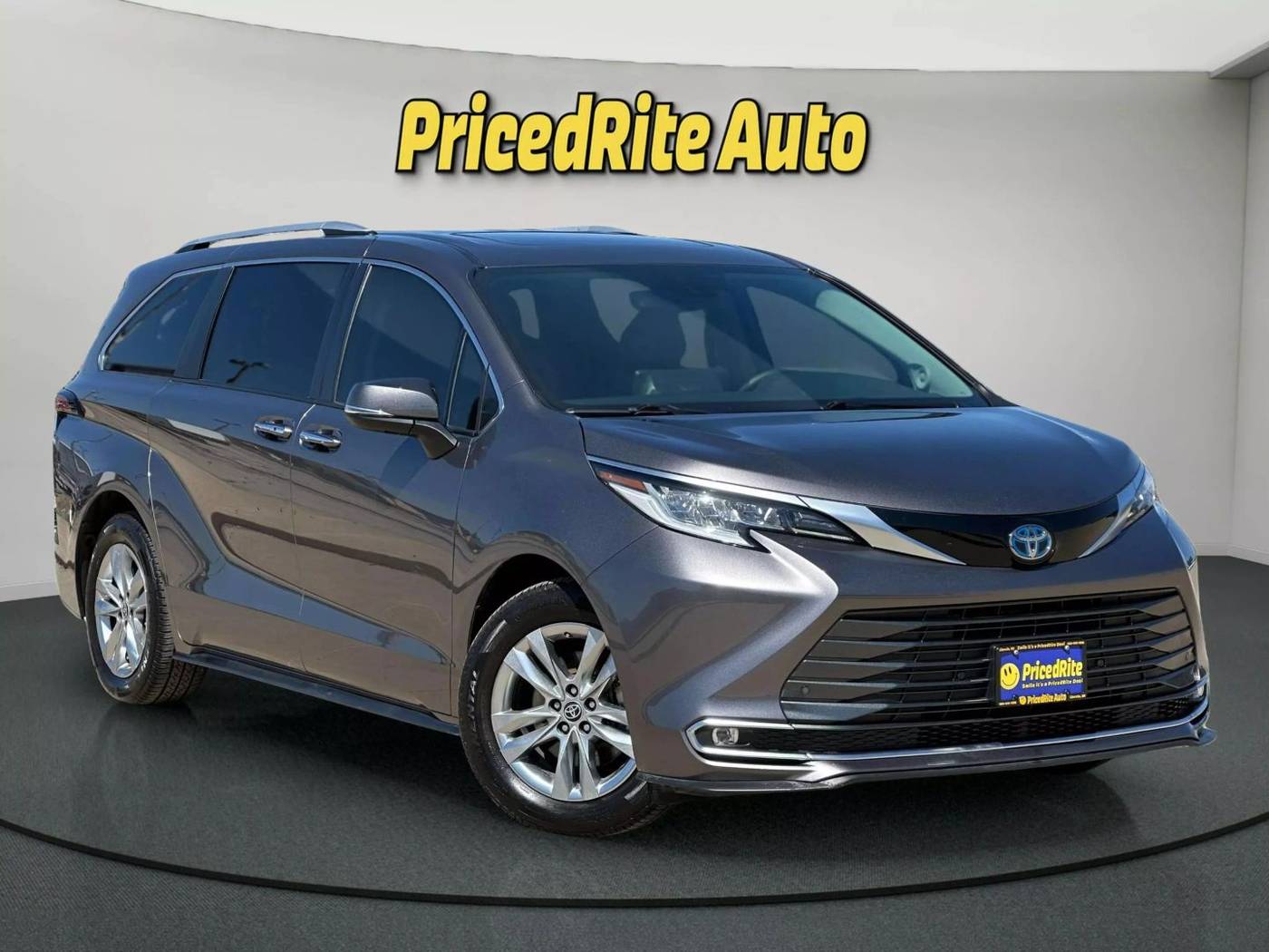 2022 Toyota Sienna Limited — Minivan — 56,951 mi — Lincoln, NE