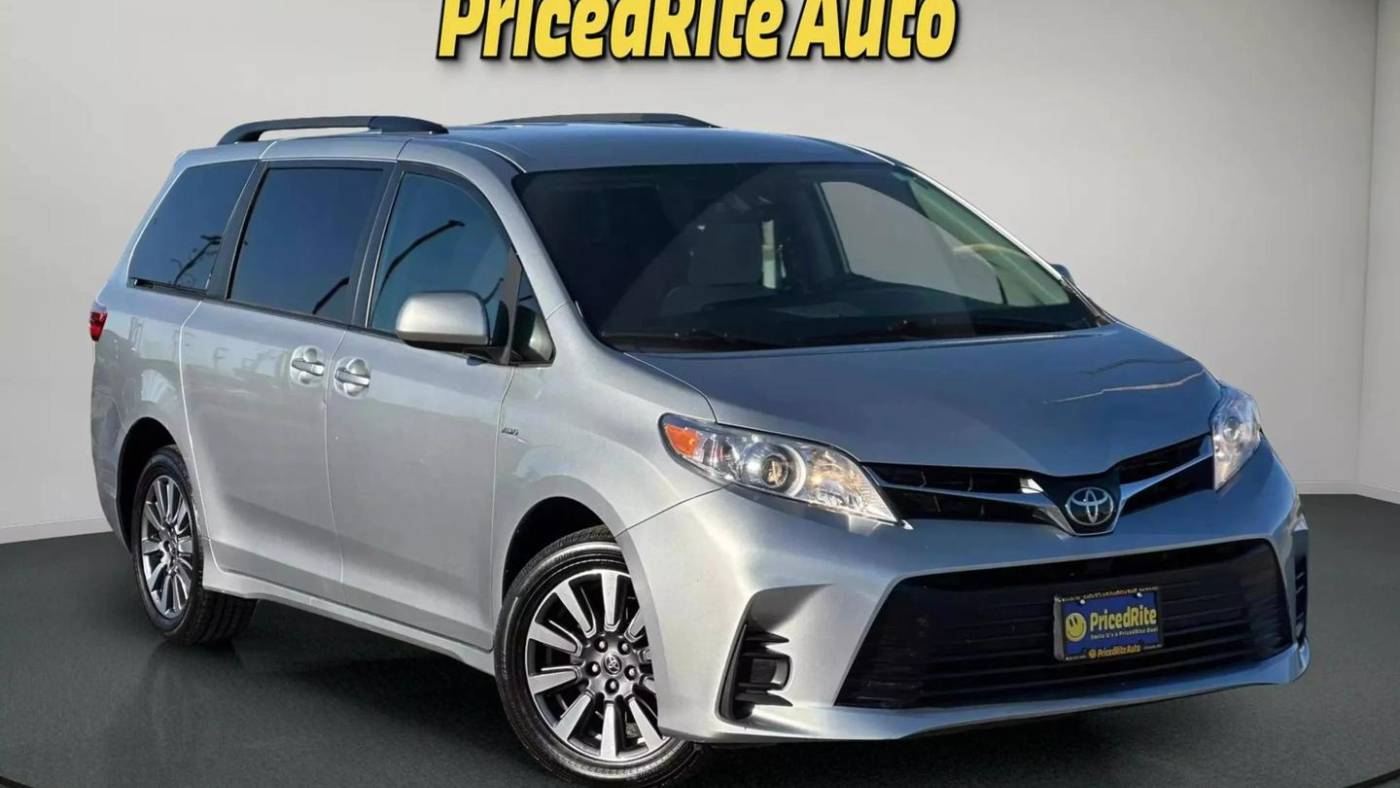2020 Toyota Sienna LE — Minivan — 128,112 mi — Lincoln, NE