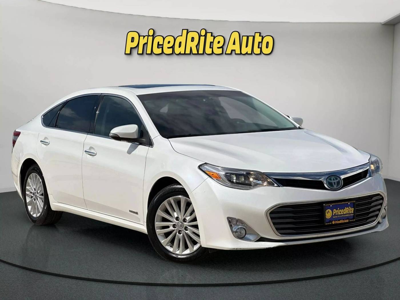 2015 Toyota Avalon Hybrid Limited — Sedan — 144,888 mi — Lincoln, NE