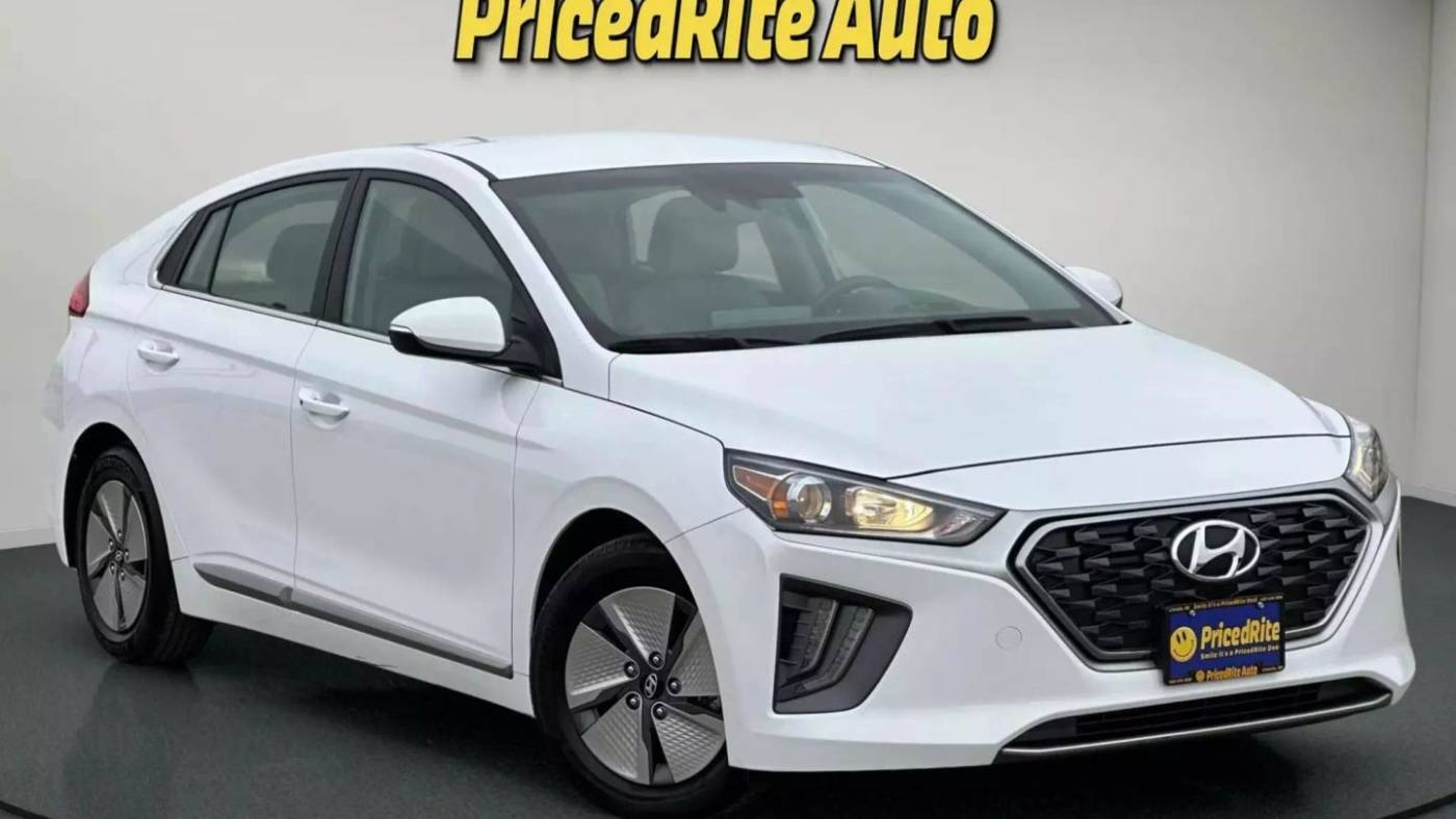 2022 Hyundai Ioniq Hybrid SE — Hatchback — 9,521 mi — Lincoln, NE