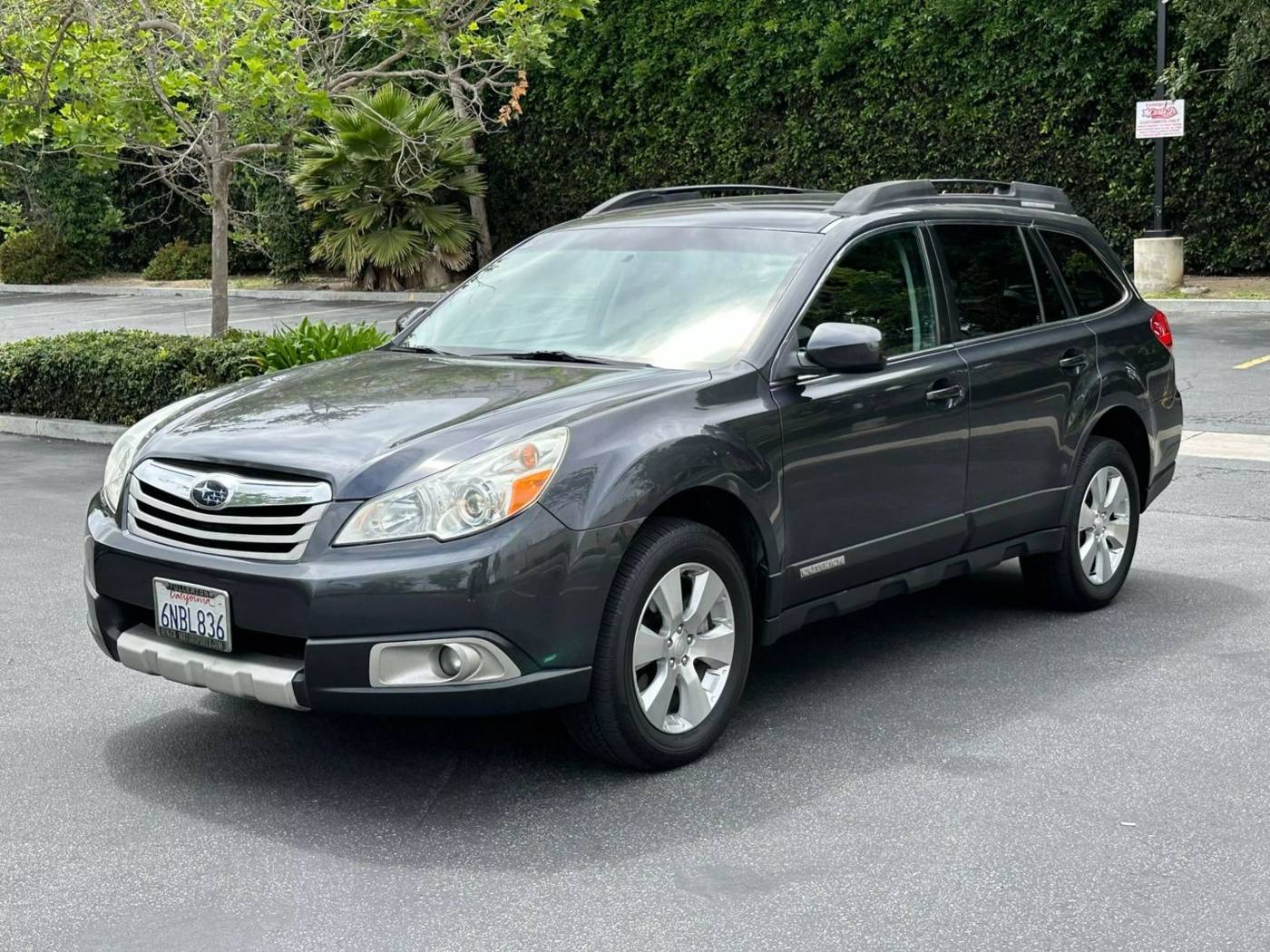 2011 Subaru Outback 3.6R Limited — SUV — 201,201 mi — Newport Beach, CA