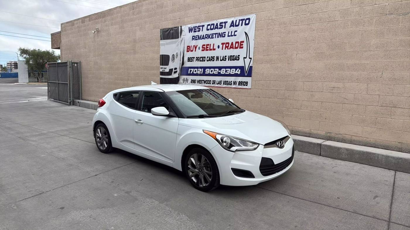 2016 Hyundai Veloster Base — Hatchback — 109,900 mi — Las Vegas, NV