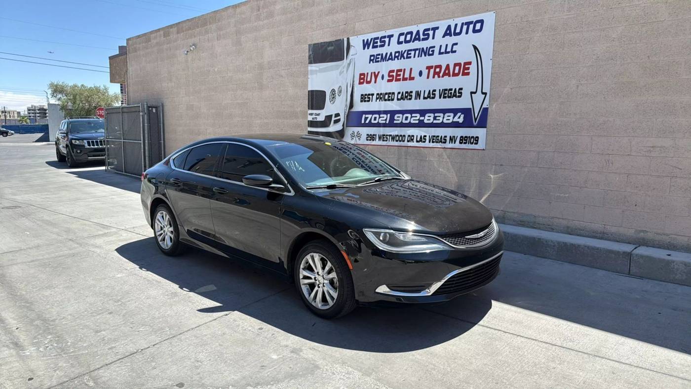 2015 Chrysler 200 Limited — Sedan — 112,700 mi — Las Vegas, NV