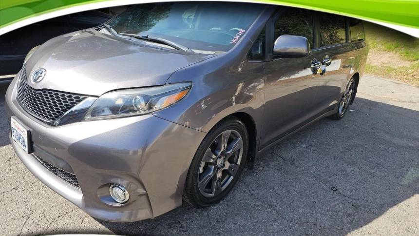 2017 Toyota Sienna SE — Minivan — 46,119 mi — Middletown, OH