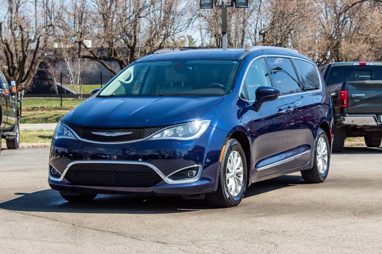 2018 Chrysler Pacifica Touring L — Minivan — 65,436 mi — Whitehall, OH