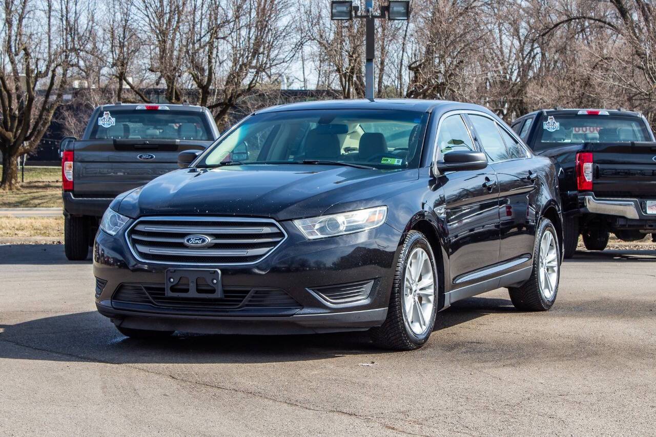 2017 Ford Taurus SE — Sedan — 169,508 mi — Whitehall, OH