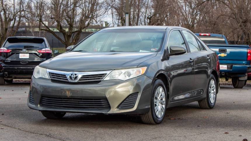 2013 Toyota Camry LE — Sedan — 158,091 mi — Whitehall, OH