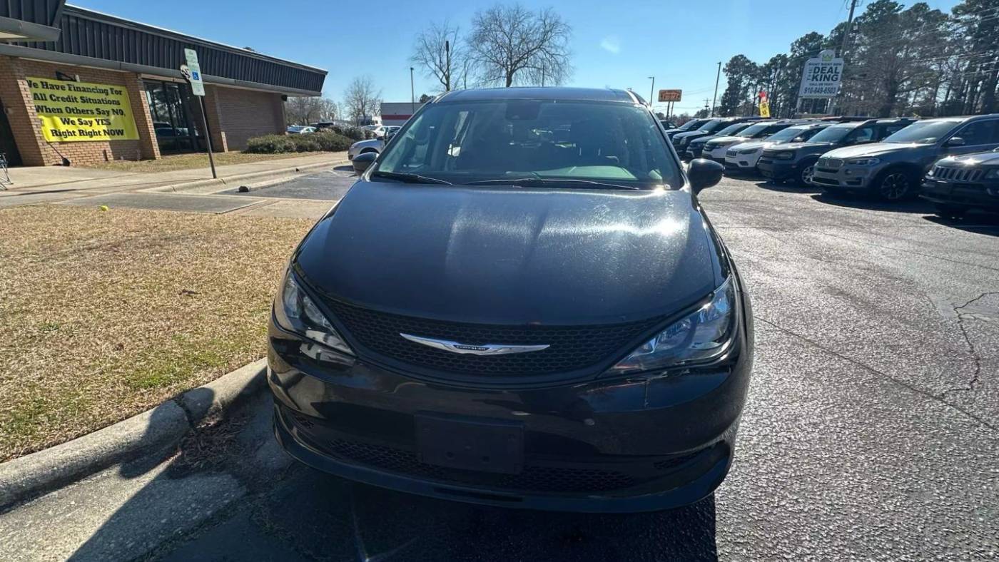 2023 Chrysler Voyager LX — Minivan — 64,267 mi — Lumberton, NC