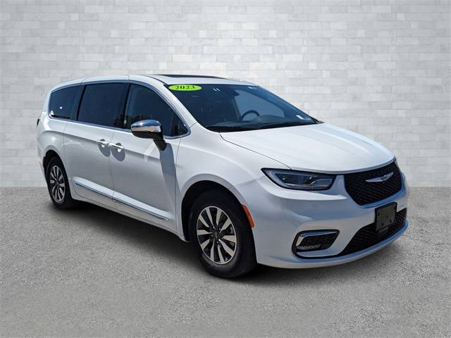 2023 Chrysler Pacifica Hybrid Limited — Minivan — 52,000 mi — Fort Myers, FL