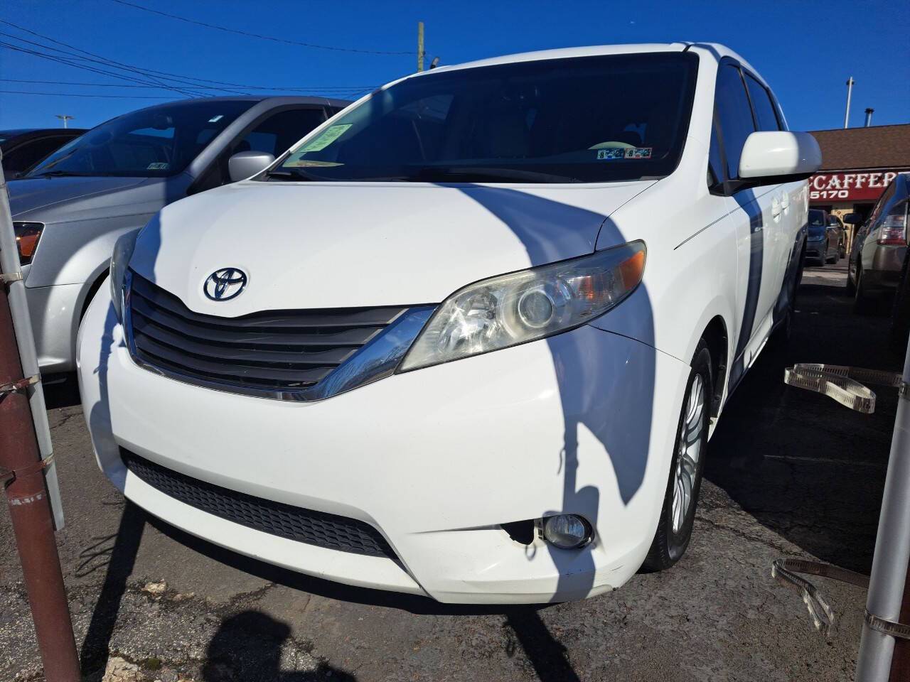 2013 Toyota Sienna XLE — Minivan — 222,085 mi — Langhorne, PA