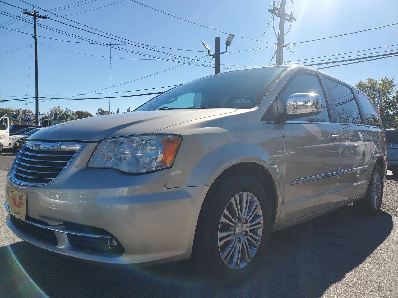 2014 Chrysler Town & Country Touring-L — Minivan — 113,241 mi — Langhorne, PA