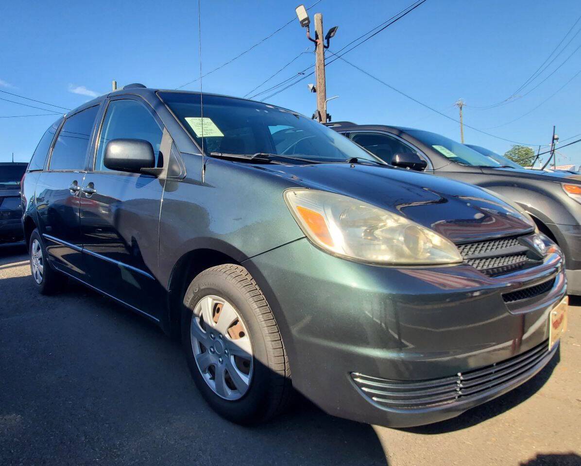 2004 Toyota Sienna LE — Minivan — 210,412 mi — Langhorne, PA