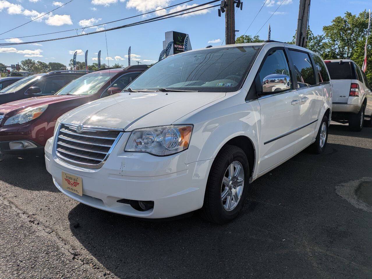 2010 Chrysler Town & Country Touring — Minivan — 168,879 mi — Langhorne, PA