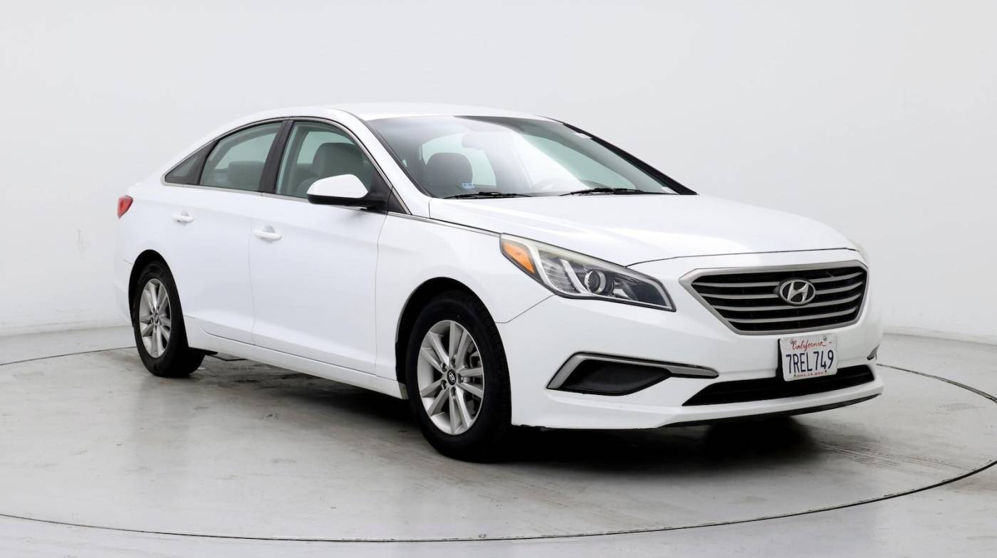 2016 Hyundai Sonata SE — Sedan — 32,510 mi — Victorville, CA