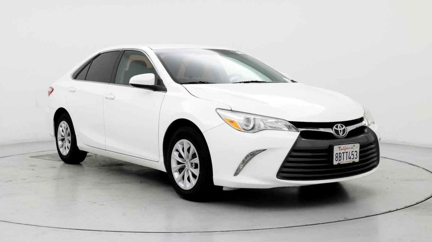 2015 Toyota Camry LE — Sedan — 86,870 mi — Victorville, CA
