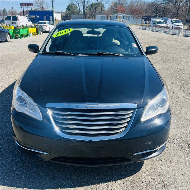 2014 Chrysler 200 LX — Sedan — 121,389 mi — Richmond, VA