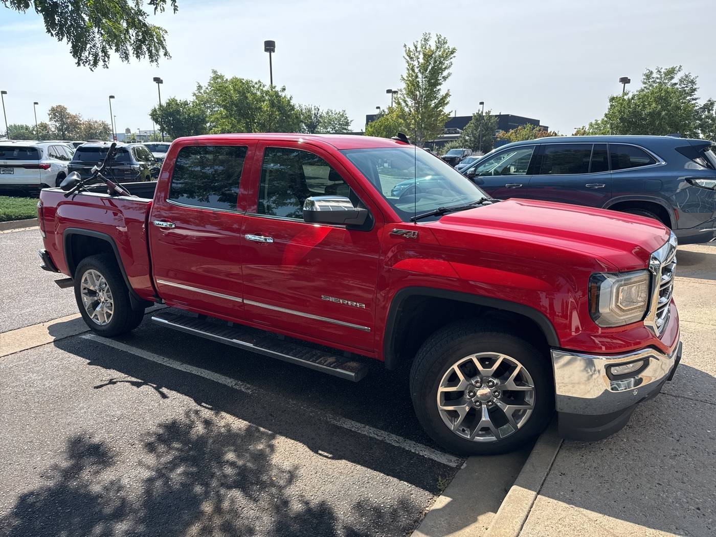 2017 GMC Sierra 1500 SLT — Pickup Truck — 88,237 mi — Loveland, CO