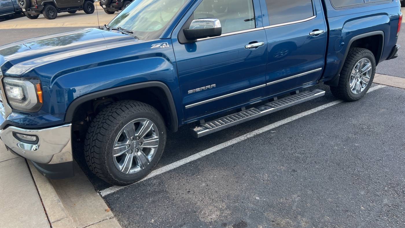 2018 GMC Sierra 1500 SLT — Pickup Truck — 76,876 mi — Loveland, CO