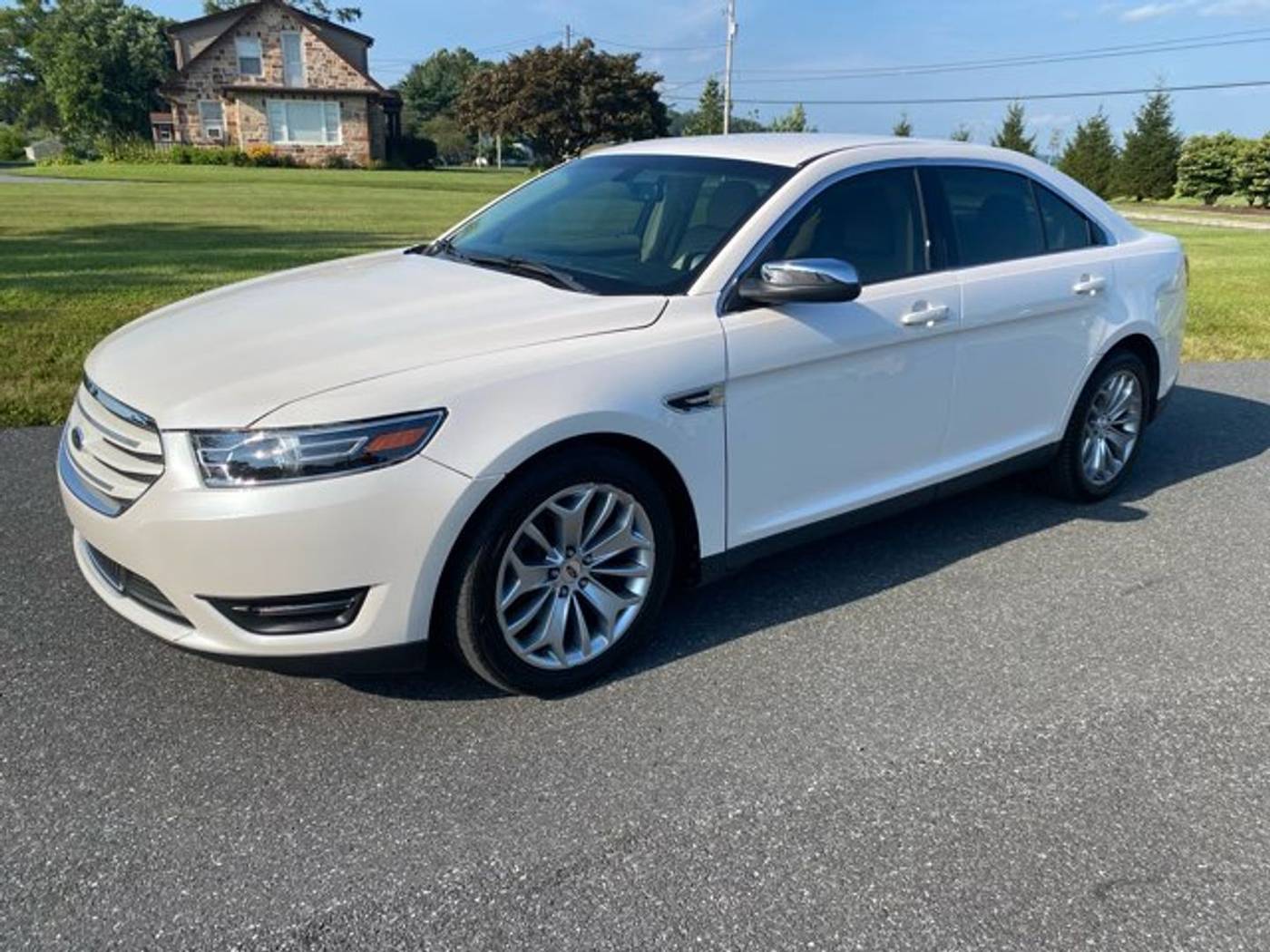 2016 Ford Taurus Limited — Sedan — 104,101 mi — Ephrata, PA