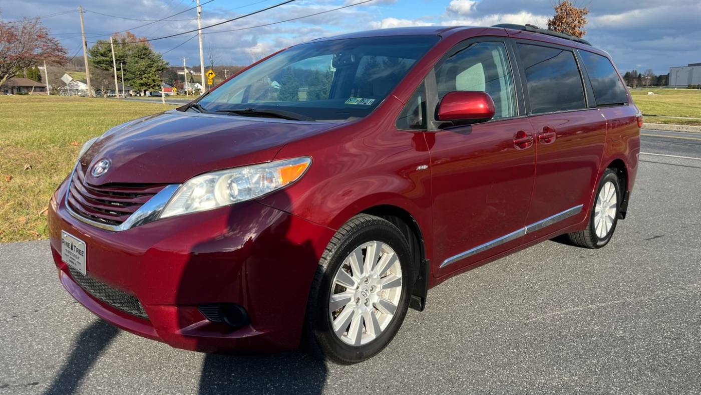 2017 Toyota Sienna LE — Minivan — 138,689 mi — Ephrata, PA
