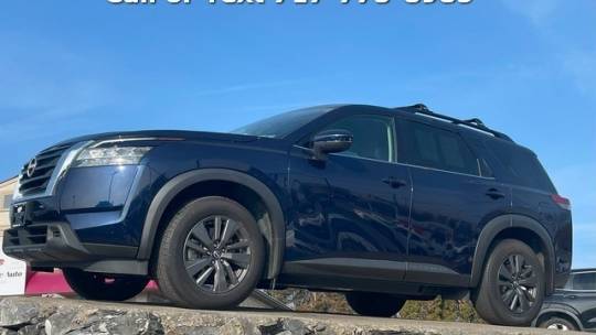 2022 Nissan Pathfinder SV