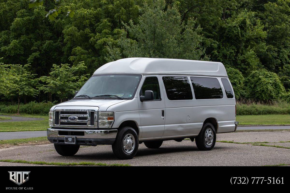 2011 Ford Econoline Wagon E-350 Super Duty XL — Passenger Van — 176,977 mi — Edison, NJ