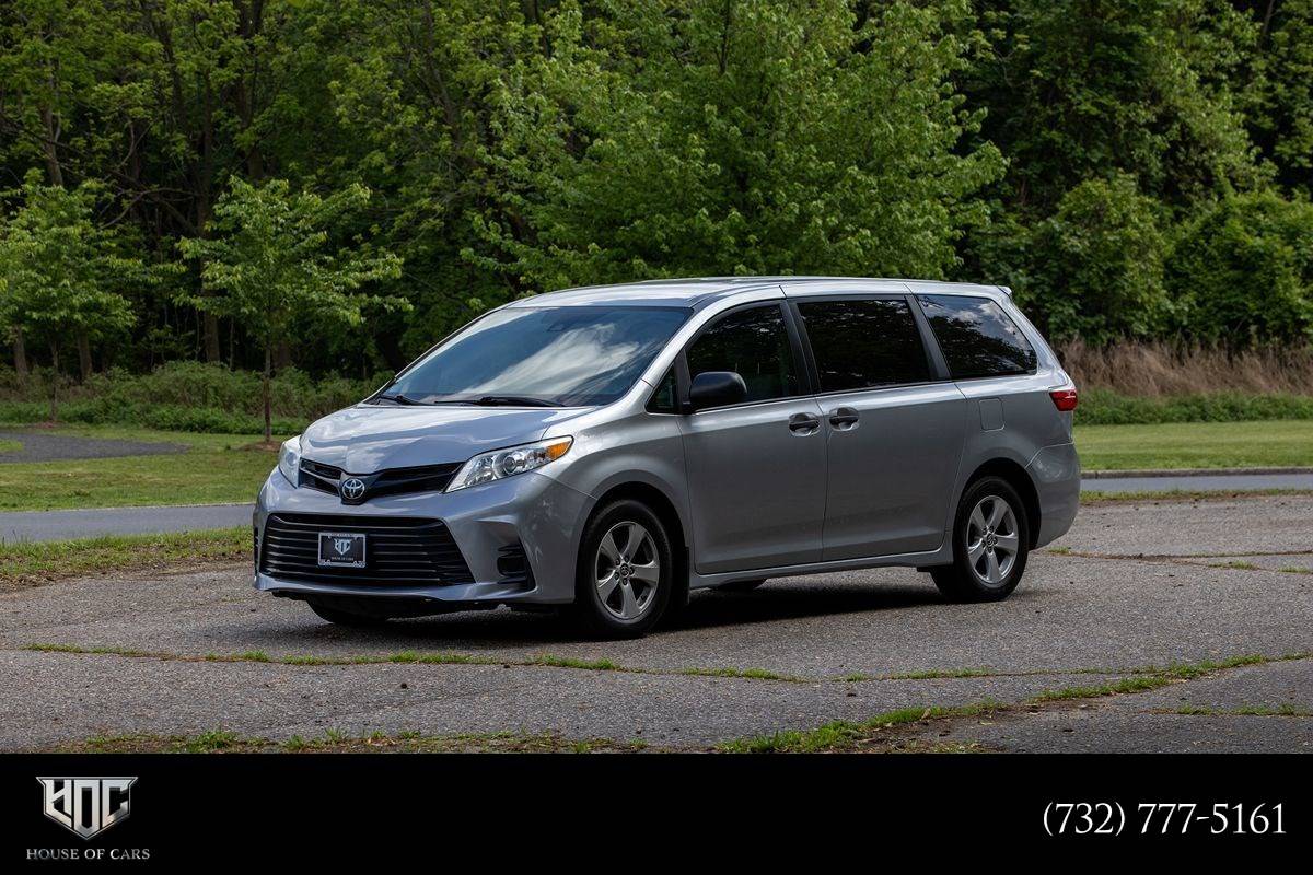 2018 Toyota Sienna L — Minivan — 95,754 mi — Edison, NJ