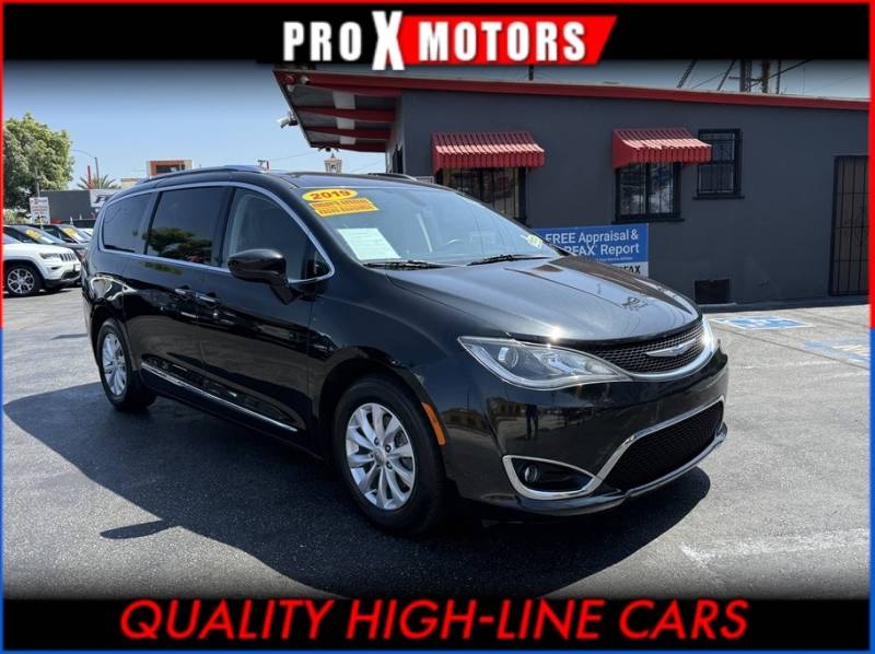 2019 Chrysler Pacifica Touring L — Minivan — 83,374 mi — South Gate, CA
