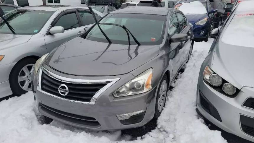 2014 Nissan Altima 2.5 S — Sedan — 131,656 mi — Islip Terrace, NY