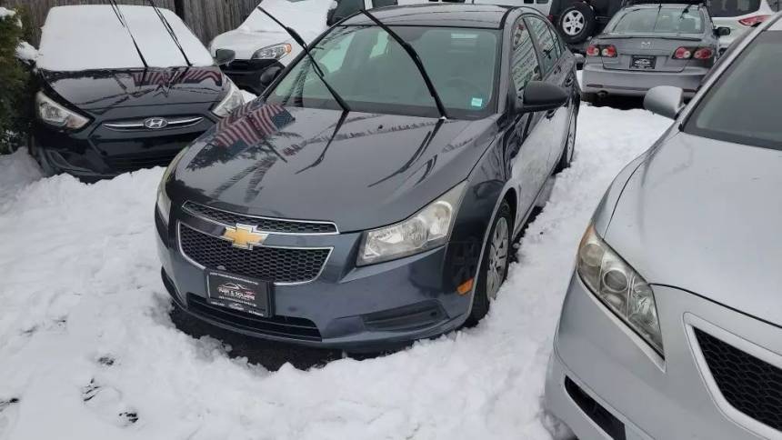 2013 Chevrolet Cruze LS — Sedan — 118,508 mi — Islip Terrace, NY