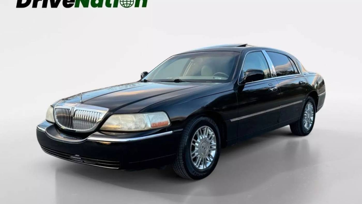 2006 Lincoln Town Car Designer Series — Sedan — 86,465 mi — Fredericksburg, VA