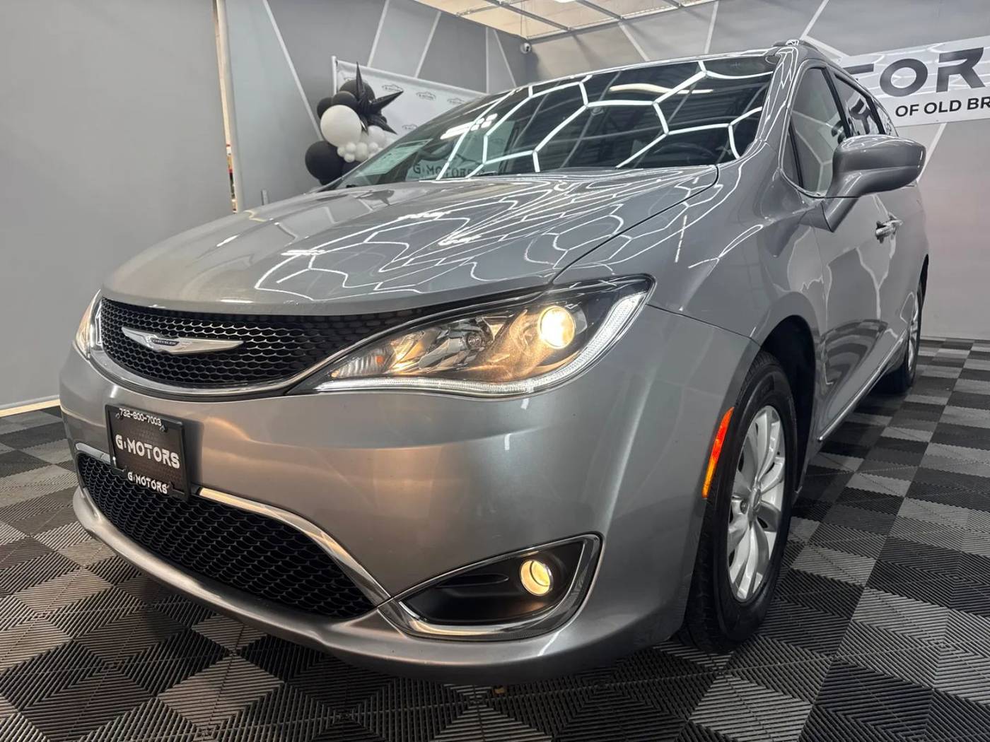 2019 Chrysler Pacifica Touring L — Minivan — 104,078 mi — Old Bridge, NJ